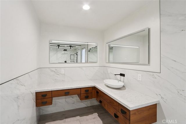 4900 Queen Victoria, Woodland Hills, CA 91364