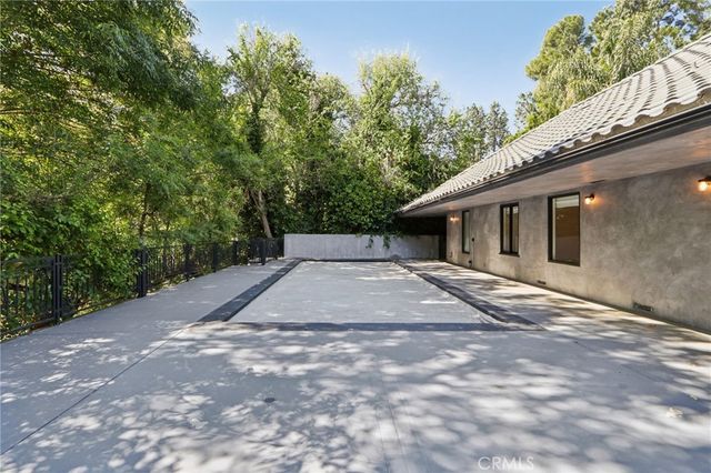 4900 Queen Victoria, Woodland Hills, CA 91364
