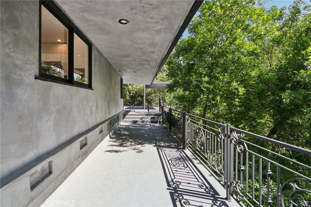 4900 Queen Victoria, Woodland Hills, CA 91364