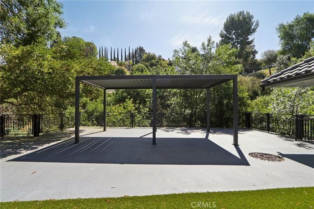 4900 Queen Victoria, Woodland Hills, CA 91364
