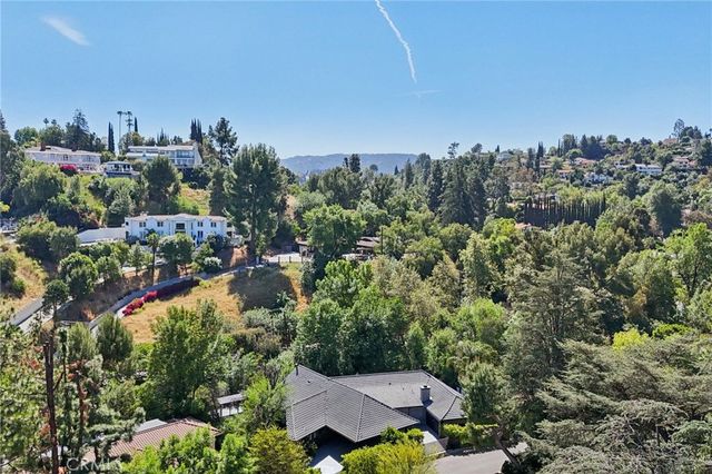 4900 Queen Victoria, Woodland Hills, CA 91364