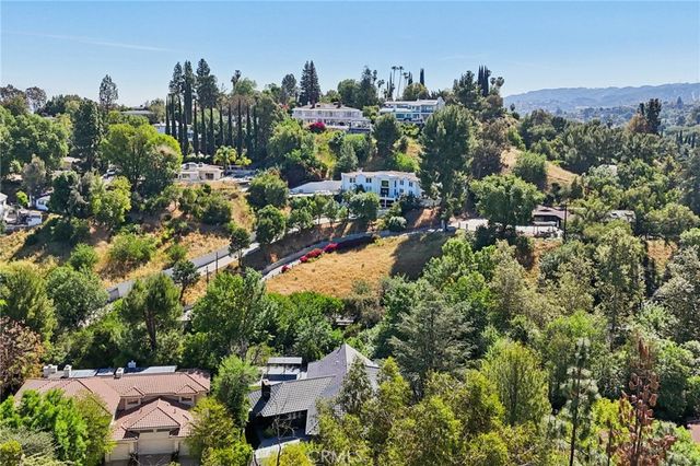 4900 Queen Victoria, Woodland Hills, CA 91364