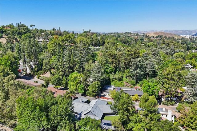 4900 Queen Victoria, Woodland Hills, CA 91364