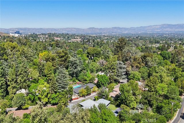 4900 Queen Victoria, Woodland Hills, CA 91364