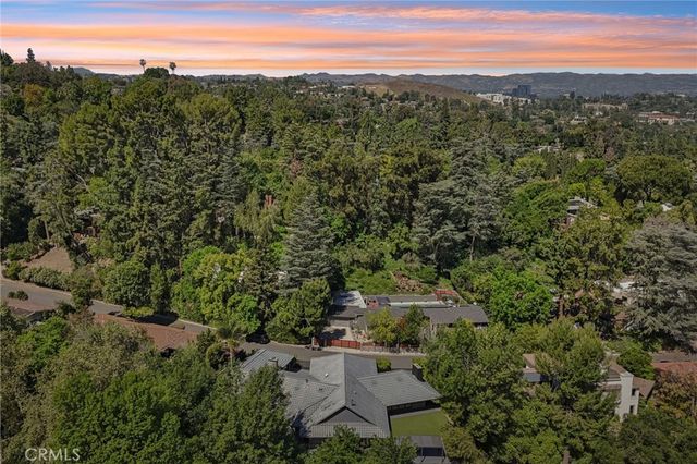 4900 Queen Victoria, Woodland Hills, CA 91364