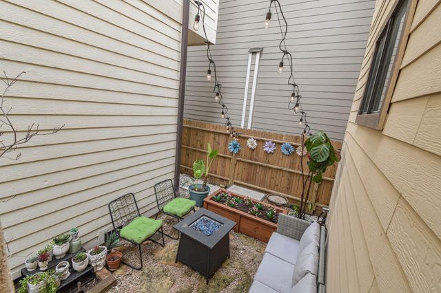 1506 W 23rd Street B, Houston, TX 77008