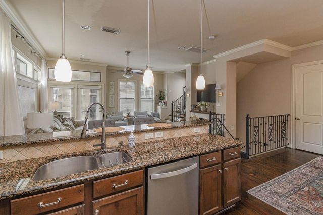 1506 W 23rd Street B, Houston, TX 77008