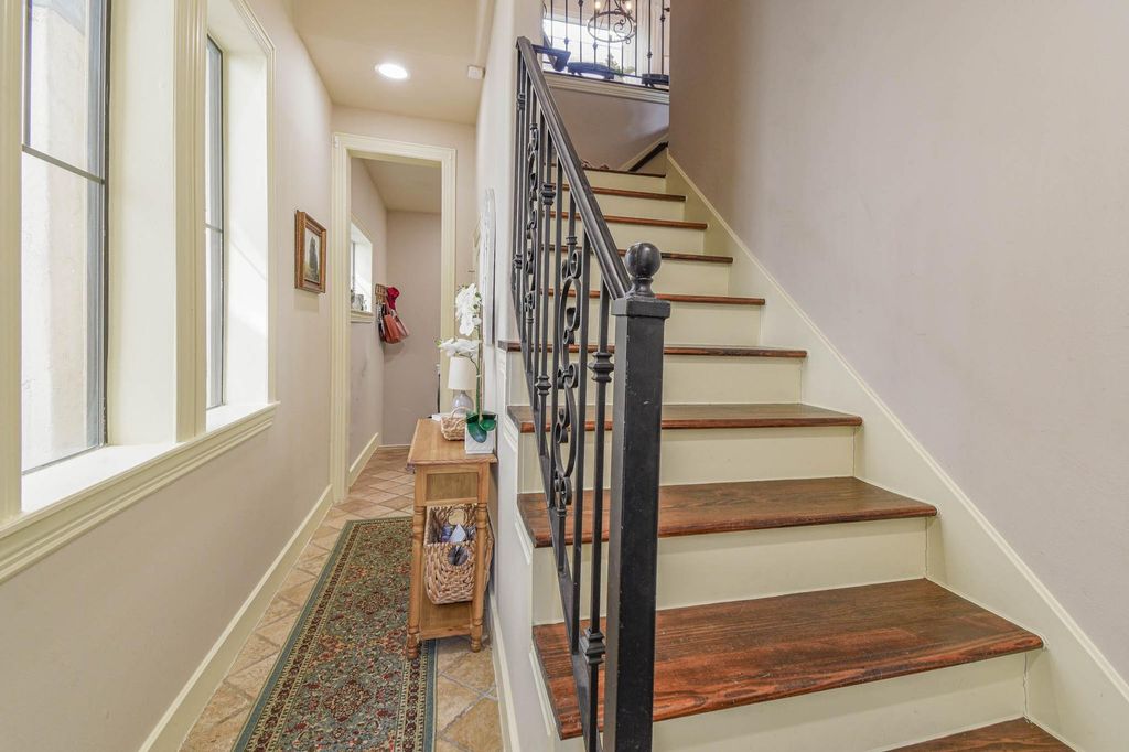 Image 18 of property listing at 1506 W 23rd Street B, Houston, TX 77008