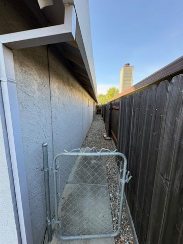 1315 Hidalgo Cir, Roseville, CA 95747