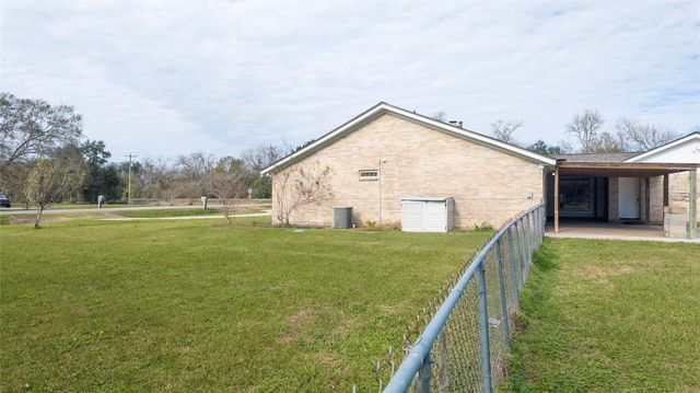 103 County Road 313, Sweeny, TX 77480