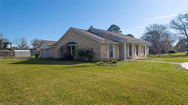 103 County Road 313, Sweeny, TX 77480