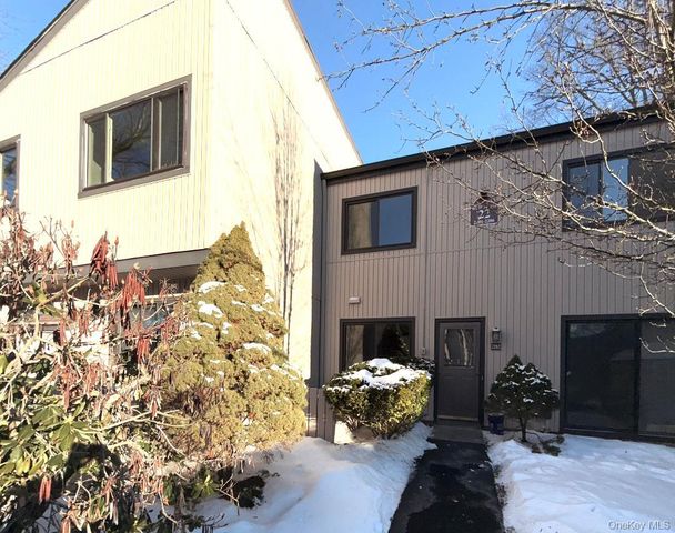 2202 Mulberry Court, Poughkeepsie, NY 12603