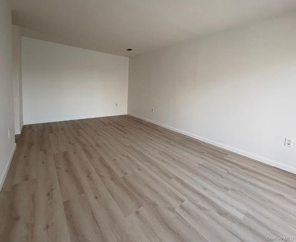 2202 Mulberry Court, Poughkeepsie, NY 12603