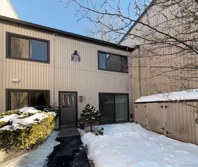 2202 Mulberry Court, Poughkeepsie, NY 12603