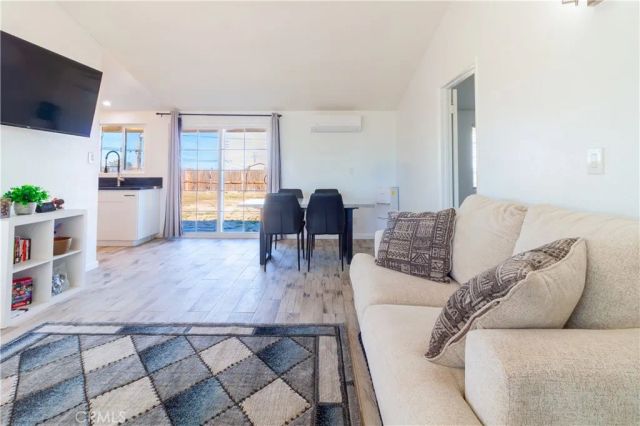 9007 Columbine, California City, CA 93505