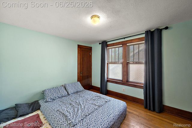 233 E Farnum Avenue, Royal Oak, MI 48067