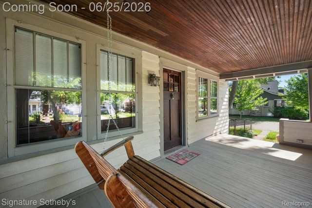 233 E Farnum Avenue, Royal Oak, MI 48067