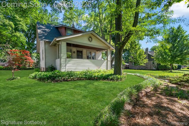 233 E Farnum Avenue, Royal Oak, MI 48067