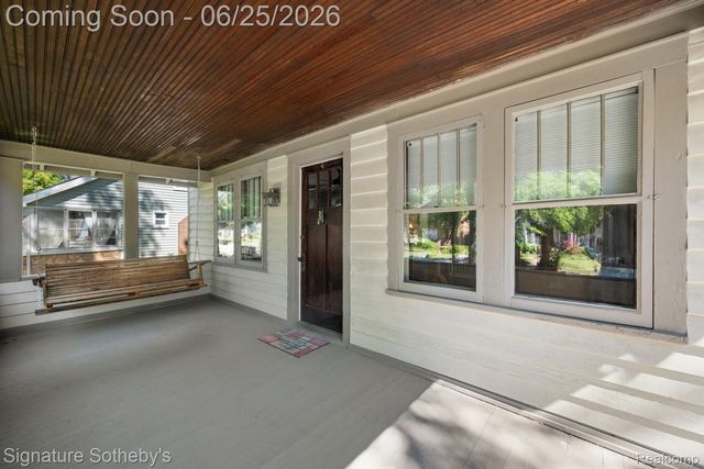 233 E Farnum Avenue, Royal Oak, MI 48067