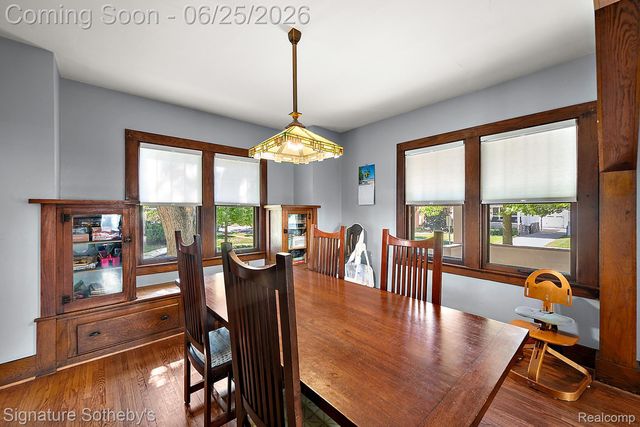 233 E Farnum Avenue, Royal Oak, MI 48067