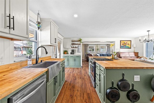 17409 DIVISION STREET, Montverde, FL 34756