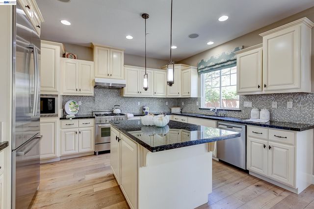 3956 JORDAN RANCH DR, Dublin, CA 94568