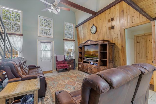 275 Commerce Lane, Highlands, TX 77562
