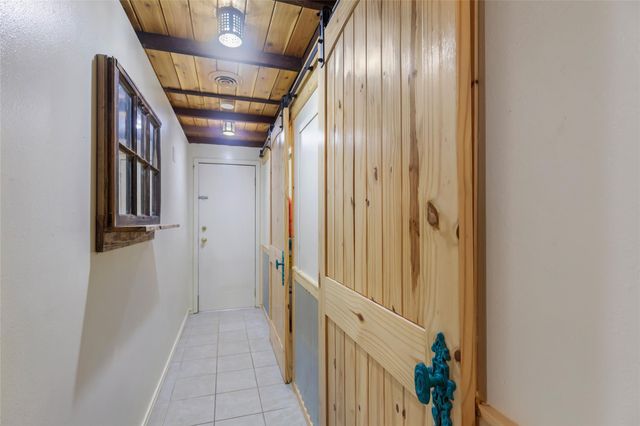 275 Commerce Lane, Highlands, TX 77562