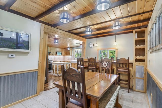 275 Commerce Lane, Highlands, TX 77562