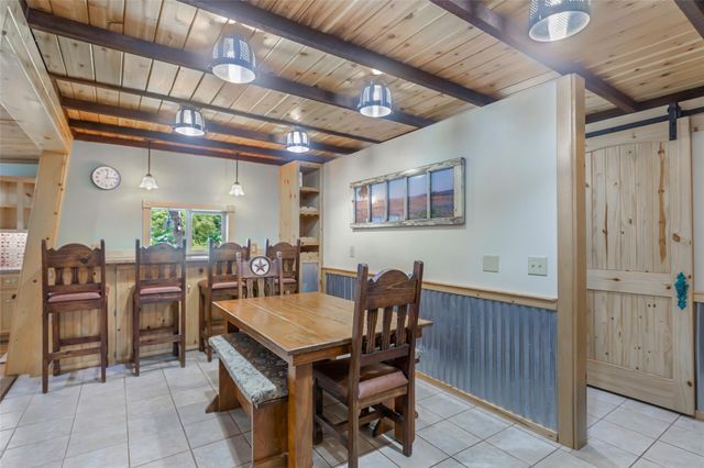 275 Commerce Lane, Highlands, TX 77562