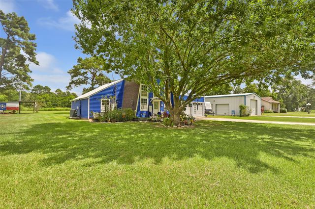 275 Commerce Lane, Highlands, TX 77562