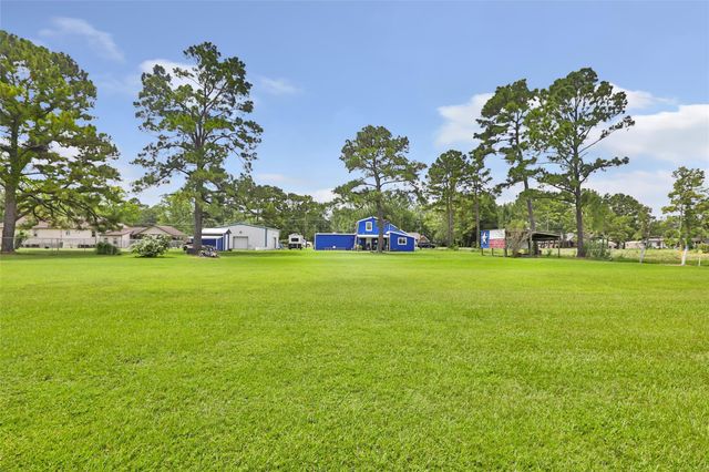 275 Commerce Lane, Highlands, TX 77562
