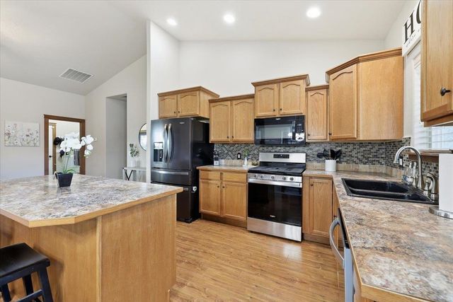 9122 N K St, Spokane, WA 99208