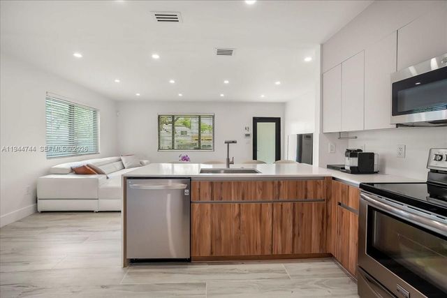 70 NW 47th Ter, Miami, FL 33127