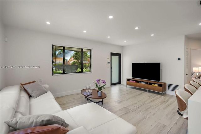 70 NW 47th Ter, Miami, FL 33127