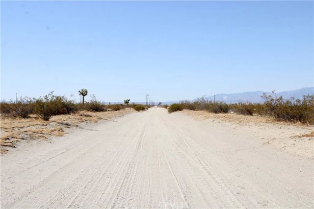 19 Lessing, Adelanto, CA 92301