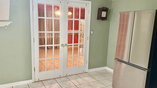 310 Lark Dr, Lockport, LA 70374