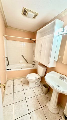 310 Lark Dr, Lockport, LA 70374