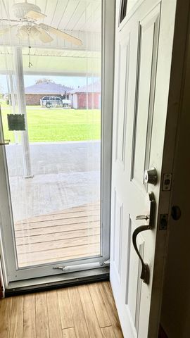 310 Lark Dr, Lockport, LA 70374