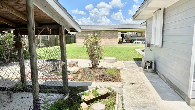 310 Lark Dr, Lockport, LA 70374