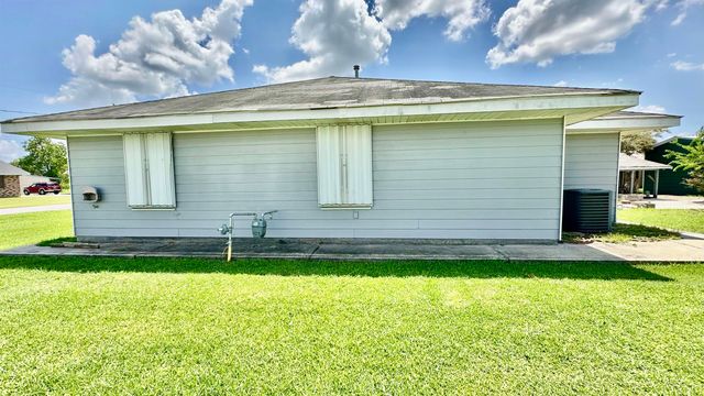 310 Lark Dr, Lockport, LA 70374