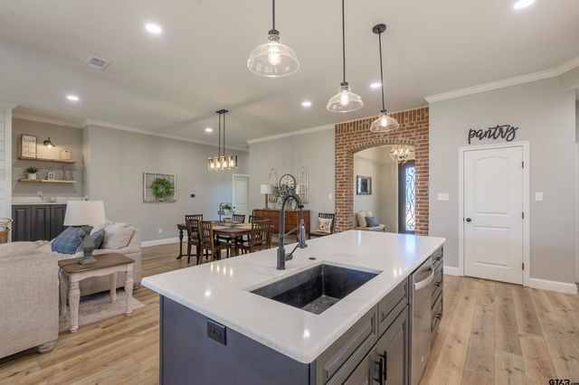 105 Heritage Way, Bullard, TX 75757