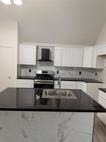 11819 Meadowchase Drive, Houston, TX 77065