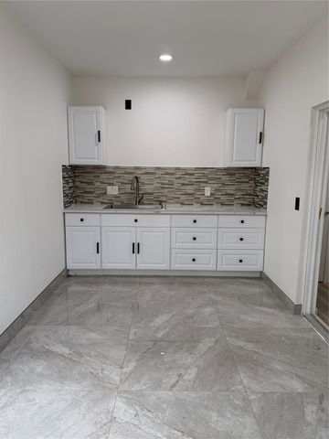 11819 Meadowchase Drive, Houston, TX 77065