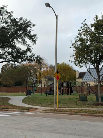 11819 Meadowchase Drive, Houston, TX 77065