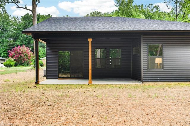 105 Bridlewood Avenue, High Point, NC 27265