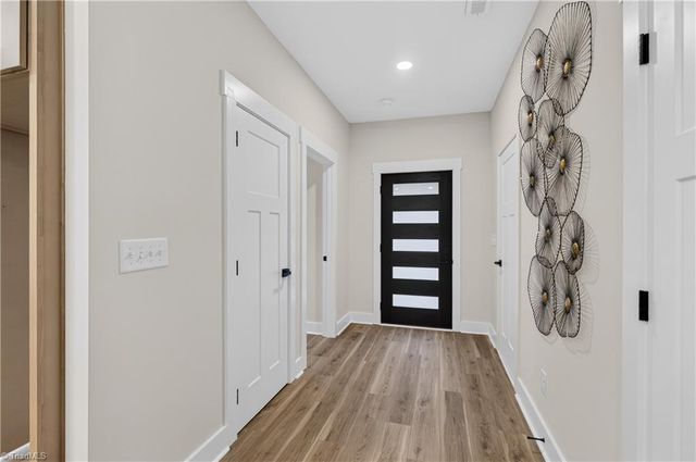 105 Bridlewood Avenue, High Point, NC 27265