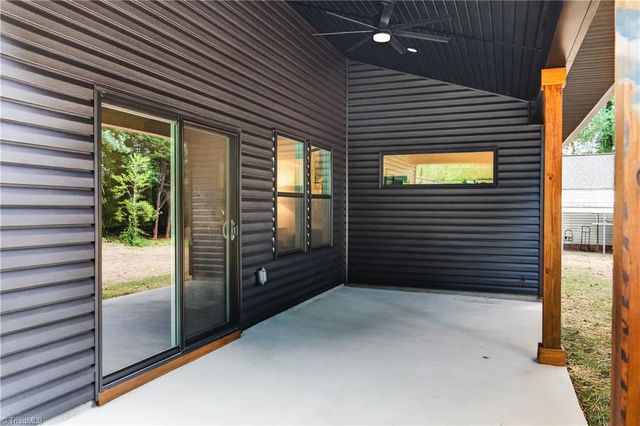 105 Bridlewood Avenue, High Point, NC 27265