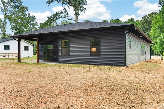 105 Bridlewood Avenue, High Point, NC 27265
