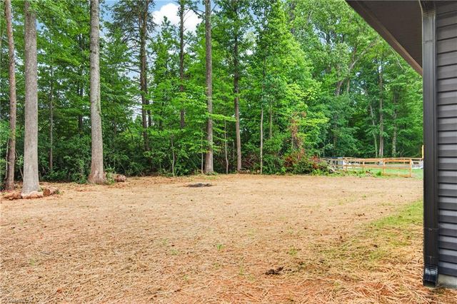 105 Bridlewood Avenue, High Point, NC 27265